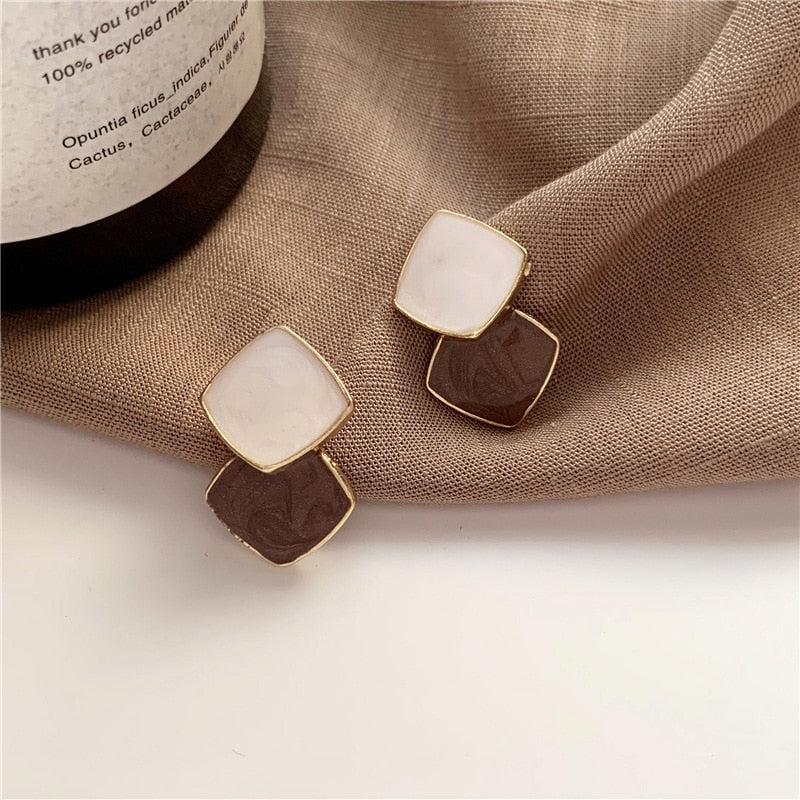 Autumn Winter New Brown Earrings Vintage Matte drop Earrings for women Metal Fashion Statement Dangle Earring 2026 Trend Jewelry