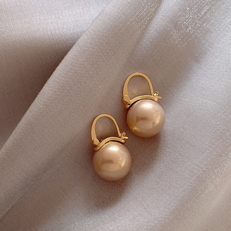 2026 New Cute Pearl Studs Hoop Earrings for Women Gold Color Eardrop Minimalist Tiny Huggies Hoops Wedding Fashion Jewelry